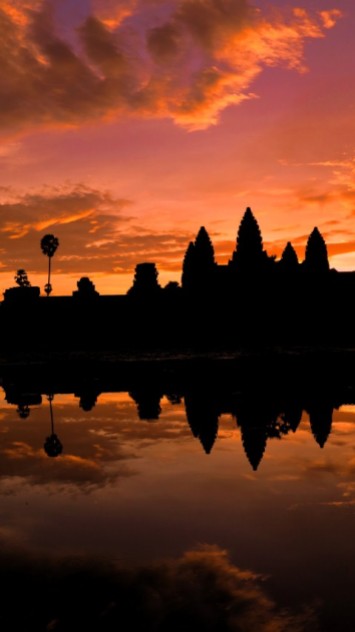 Pagi merekah di Angkor Wat, Siem Reap, Kamboja